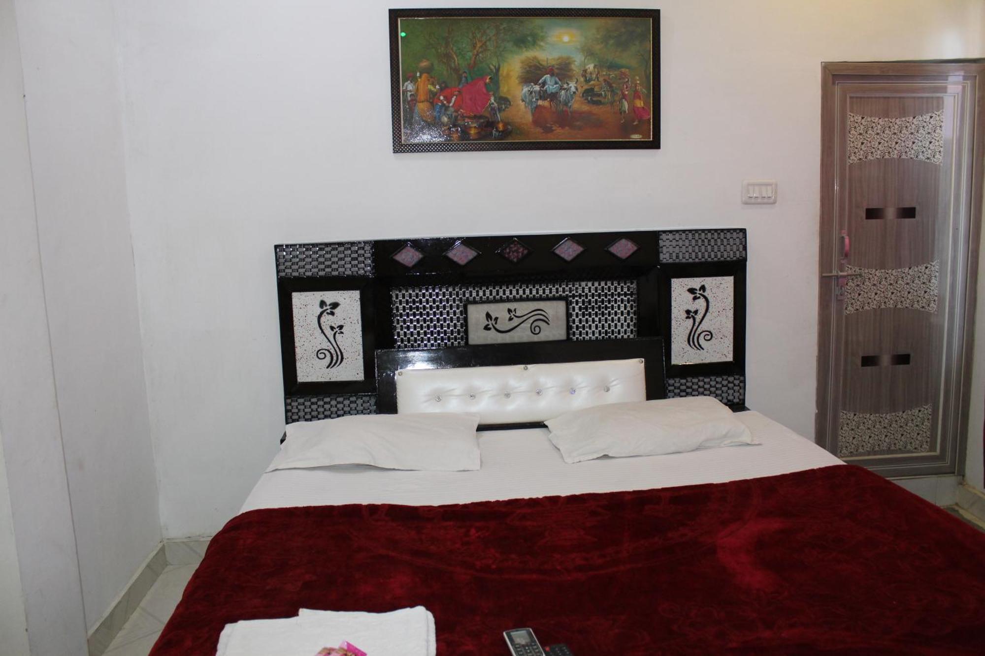 Hotel Sunset Orchha Exterior photo