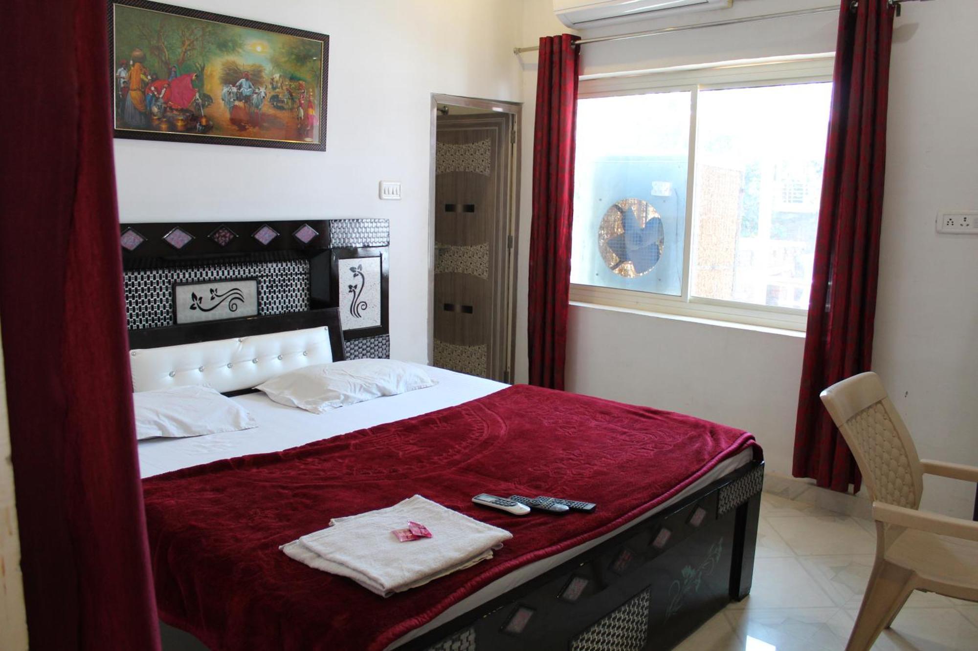 Hotel Sunset Orchha Exterior photo