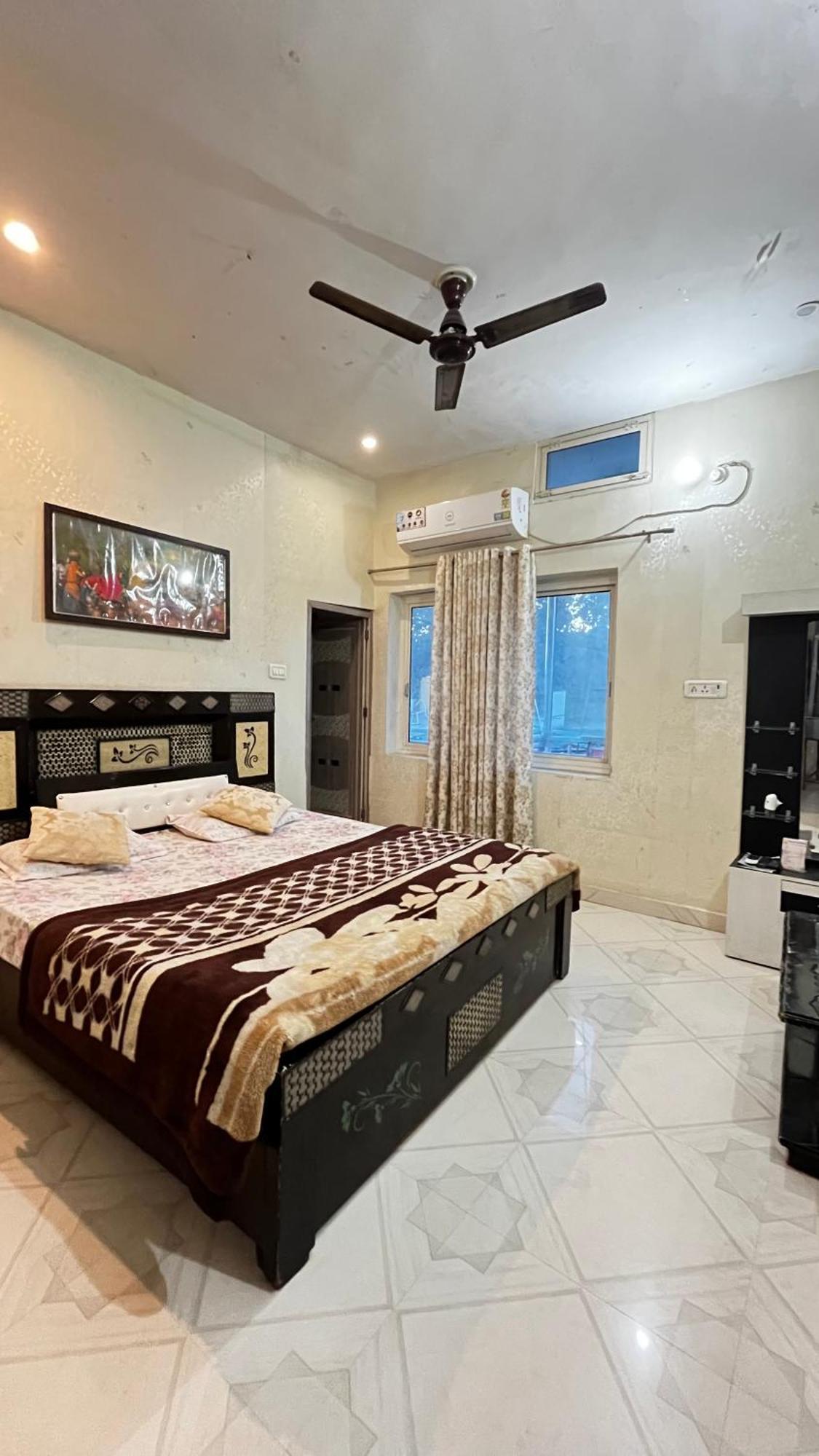 Hotel Sunset Orchha Exterior photo
